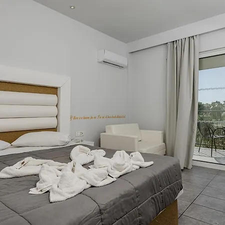 Hotel Caretta Island 4*